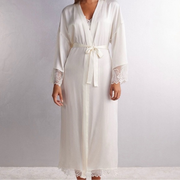 intimissimi Other - Intimissimi Cream Lace-Trimmed Robe size S/M